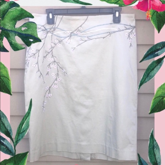 Bandolino stretch khaki & floral embroidered design skirt women’s plus size 14 - Picture 2 of 8